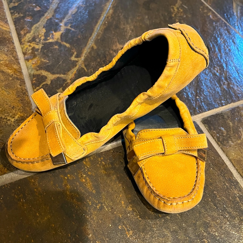 Authentic Burberry Flats size 9
